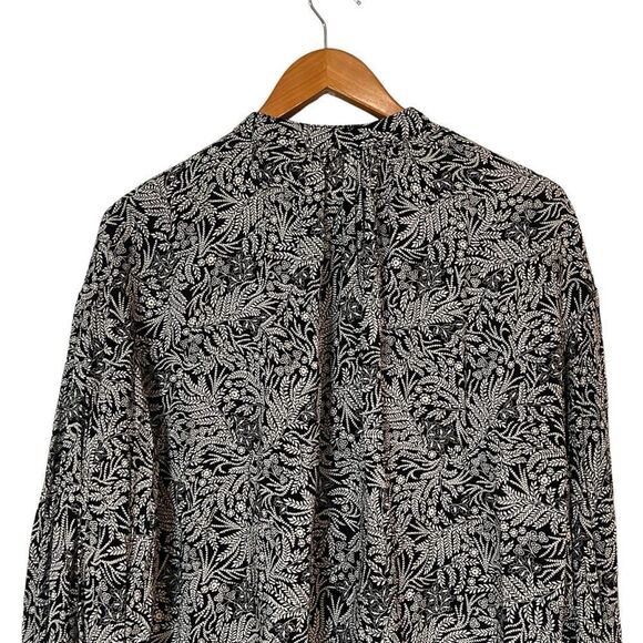 3 for $30! H&M floral printed button up blouse - Picture 9 of 10